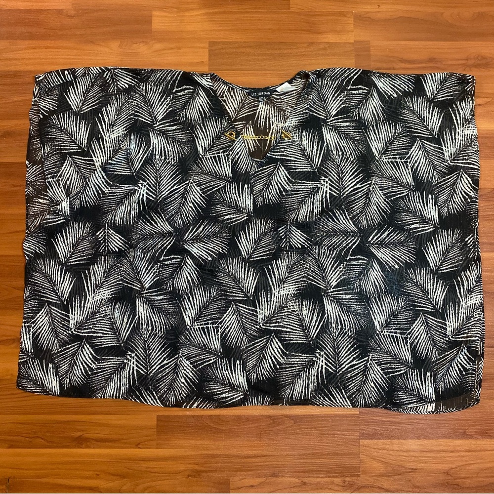 Black and White Leaf Print Poncho Top